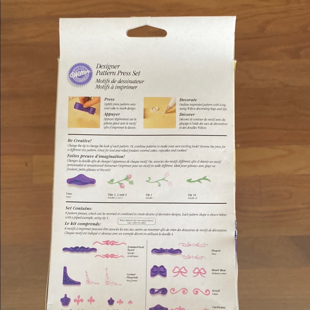 Wilton Designer Pattern Press Set - Picture 2 of 3